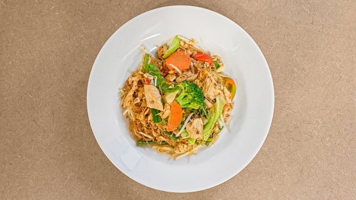 Lunch: Pad Woon Sen.